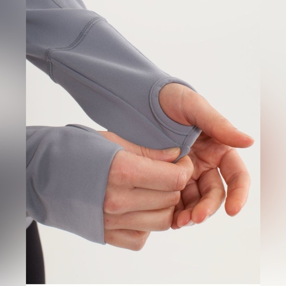 Lululemon In Stride Jacket
Fossil / Wee Are From Space Coal Fossil Size 6 - Picture 5 of 17